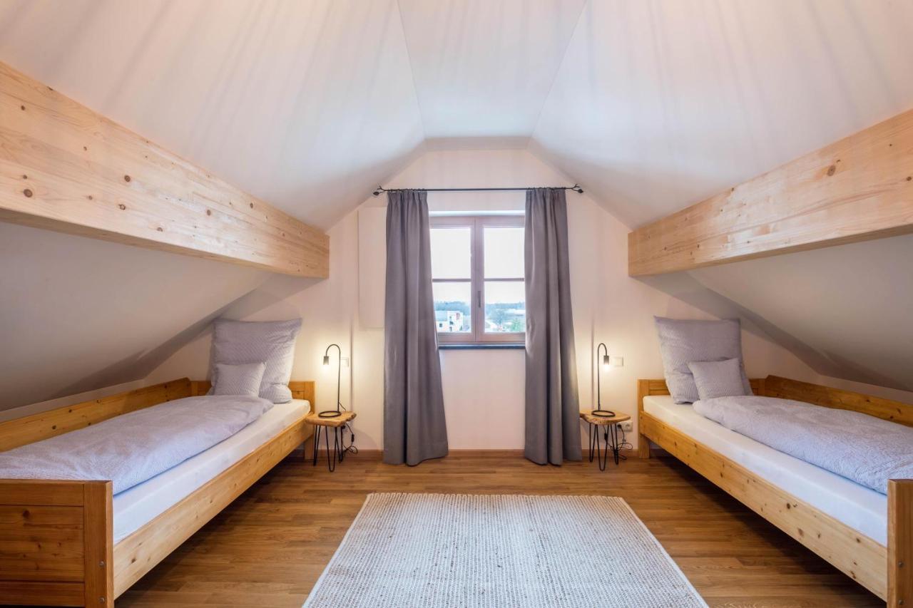 Schloeglhof Villa Gilching Bagian luar foto